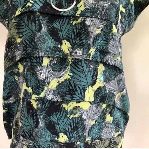 •kensie• print tier front top {E18} - Picture 2 of 4